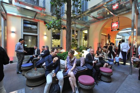illy caffè, via Monte Napoleone